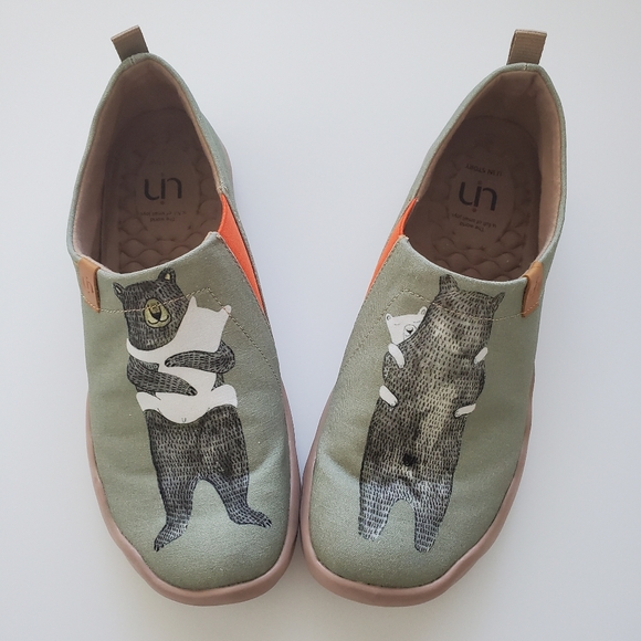 uin bear hug shoes